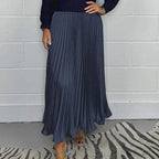 Claudia | Maxi dress with a knit top and pleated skirt